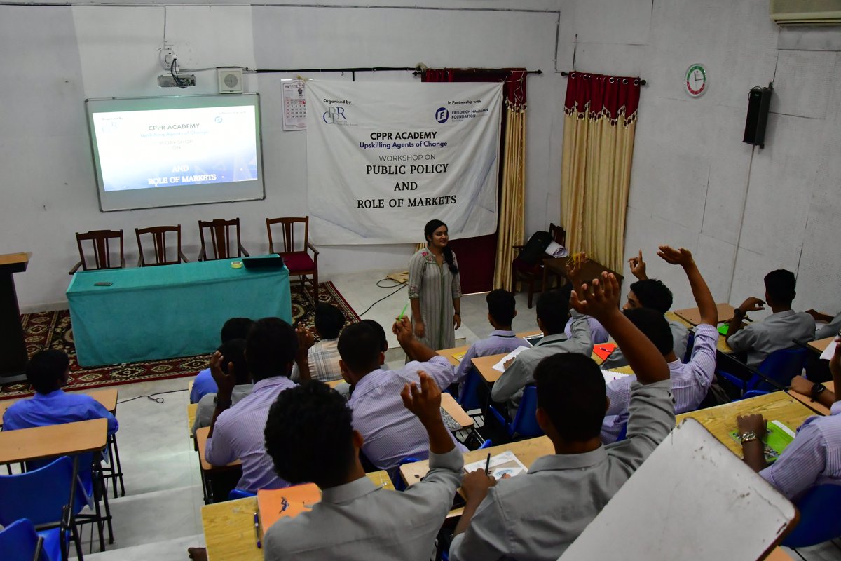 CPPRIndia's tweet photo. Inspiring young minds to engage in thought-provoking discussions on #publicpolicy and the role of #markets.
#collegeworkshop #CPPRAcademy #cpprindia #futureleaders #YouthEmpowerment https://t.co/TlJEk55gsF