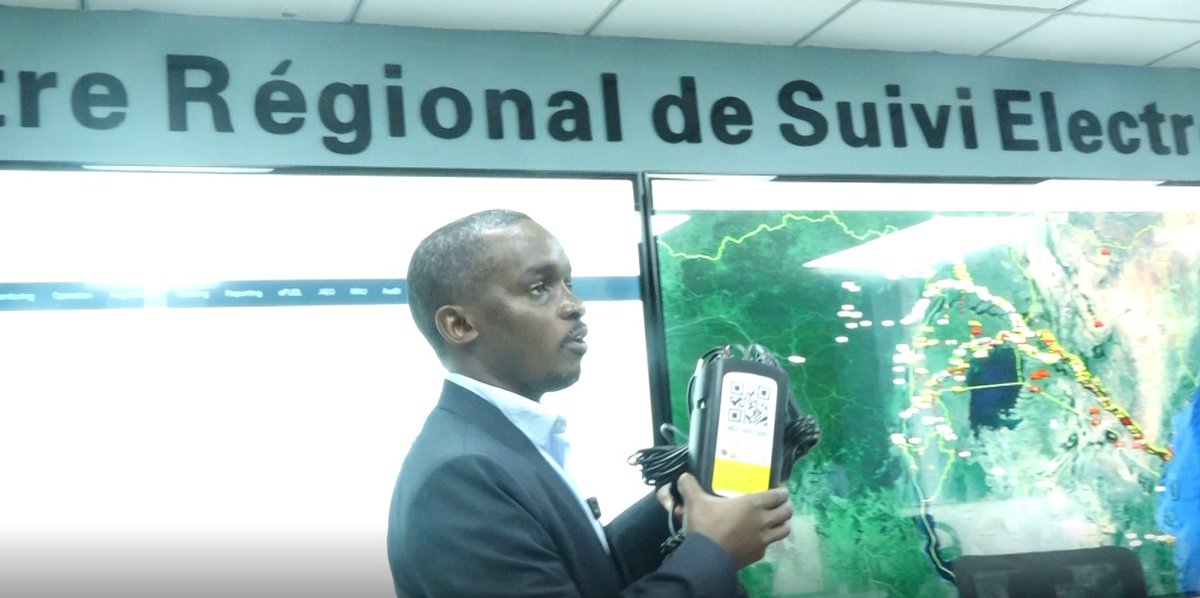 OBR_BI's tweet photo. #Burundi Le CG de l'@OBR_BI M. Jean Claude Manirakiza en compagnie du PDG de @TradeMarkAfrica M. David Beer ont procédé ce mercredi 23.8.2023 à l'inauguration d'un Centre Régional de Suivi Électronique des Cargos https://t.co/dVEqKLJNJU