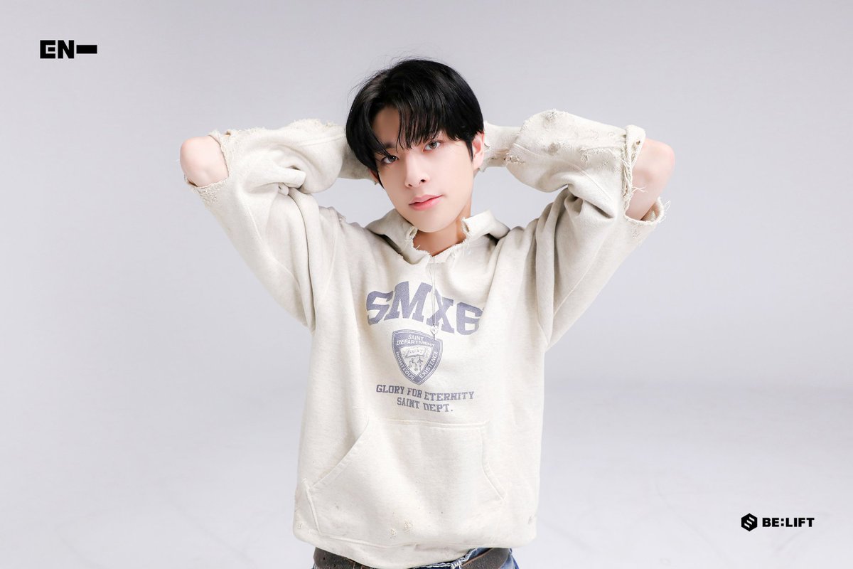 ENHYPEN
<Weverse Magazine> Behind
Photo Sketch 📸
#제이크 #ENHYPEN_JAKE