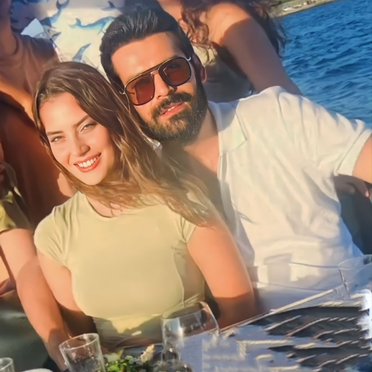 Güzel birgünden geriye kalan  anılar ve muhteşem fotolar
😍😍🧿🧿 

#ErkanMeriç 
 #YağmurÖztürk