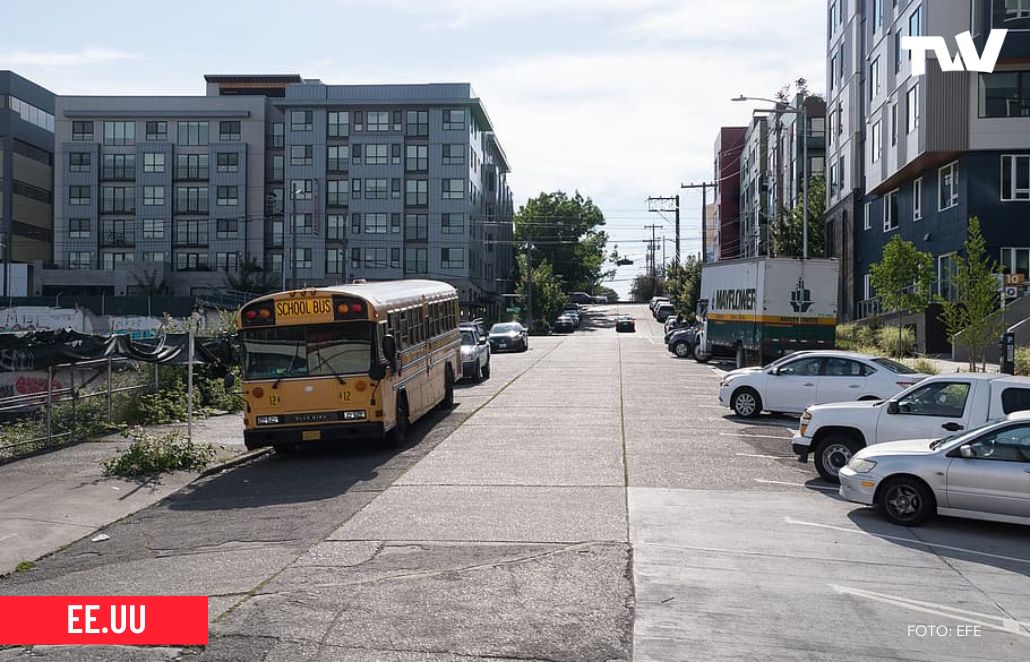 ReporteYa's tweet photo. #23Ago #EEUU 
@TVVnoticias: Un niño murió y más de 20 resultaron heridos en Ohio después de que una minivan chocó contra el autobús escolar en el que viajaban durante el primer día de escuela primaria el martes, dijeron las autoridades. https://t.co/vEl1RnvqEo