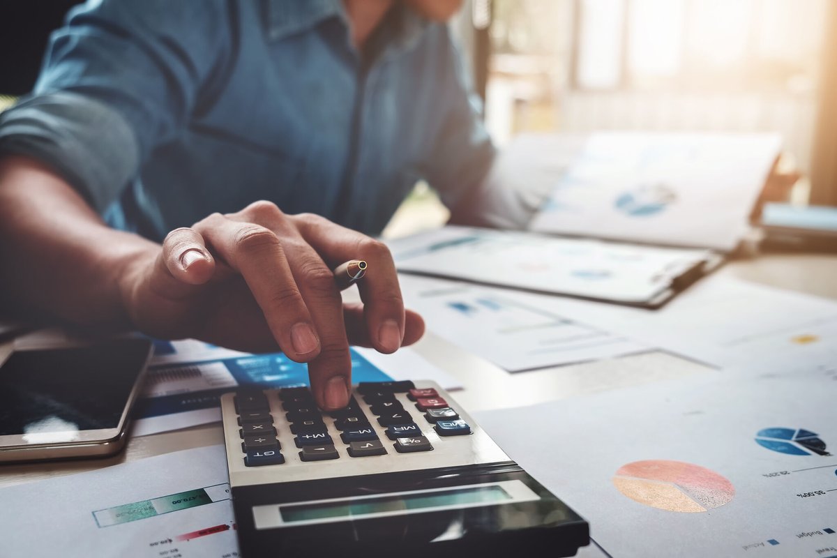 GoldenBookkeep's tweet photo. There are certain life events that you should never keep hidden from your accountant or tax professional, including moving to a new home. 

For more information, click here. 
https://t.co/9JeIk6R0QZ https://t.co/Xq8kG0kaex
