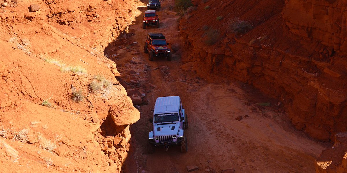 GeneralTire's tweet photo. #WheelingWednesday Time is running out! Weβve partnered with @JeepAdventureAcademy and @JeepJamboreeUSA to bring you an off-road experience unlike any other in Moab Utah. Click the link below to enter today! #GeneralTire #Delivers #GTJeepSweeps
https://t.co/dA9ASUWAQX https://t.co/lOTlEOYgtJ