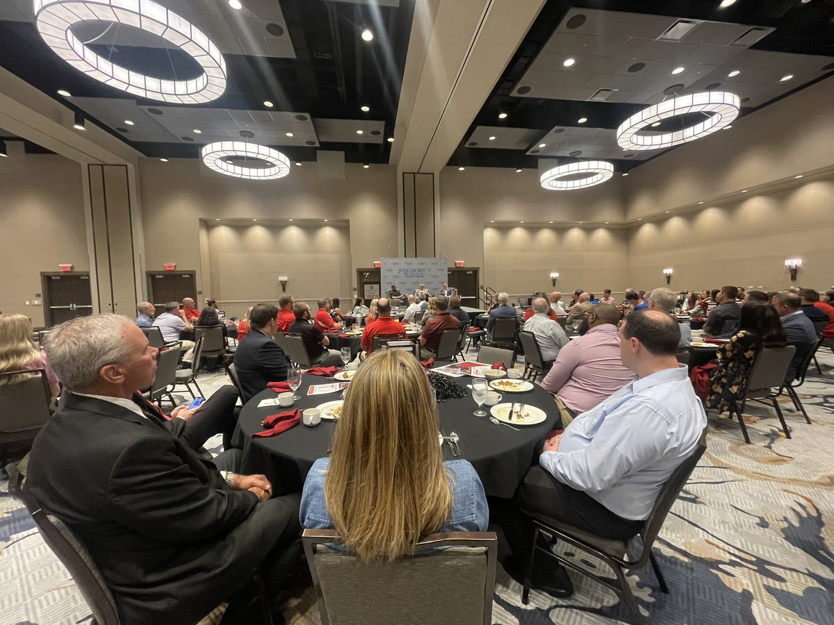 allisoncmunn's tweet photo. - great morning with @jtownchamber &amp; @ArkansasState hearing about the Game Plan for Red Wolves Football this fall 🤘🏼🐺❤️ https://t.co/kKkz1Y1Q7g