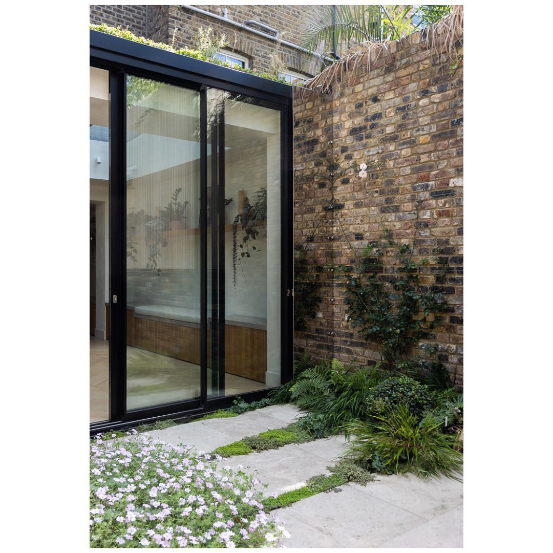In @RIBAJ - Envelop Architecture green-roofed volumes & reflections push the boundaries for back extensions in Hackney. Visit LANDSCAPE & join Jessica Harding @gensler_design, Philip Twiss - RIBA, Philippa Birch-Wood-Chetwoods Architects & Simon Needle-Birmingham City Council.