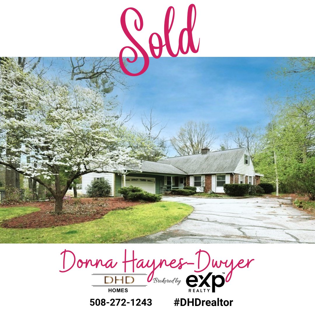 I am pleased to announce that this sprawling Ranch in #AttleboroMA has SOLD! 🏘️🎈
#SOLD #homeSOLD #anotherhomeSOLD #AttleboroMArealestate #homegoals #MArealestate #eXprealty #Massachusettsrealestate #DonnaHaynesDwyer #DHDrealtor #realestate #DHDhomes #eXpproud