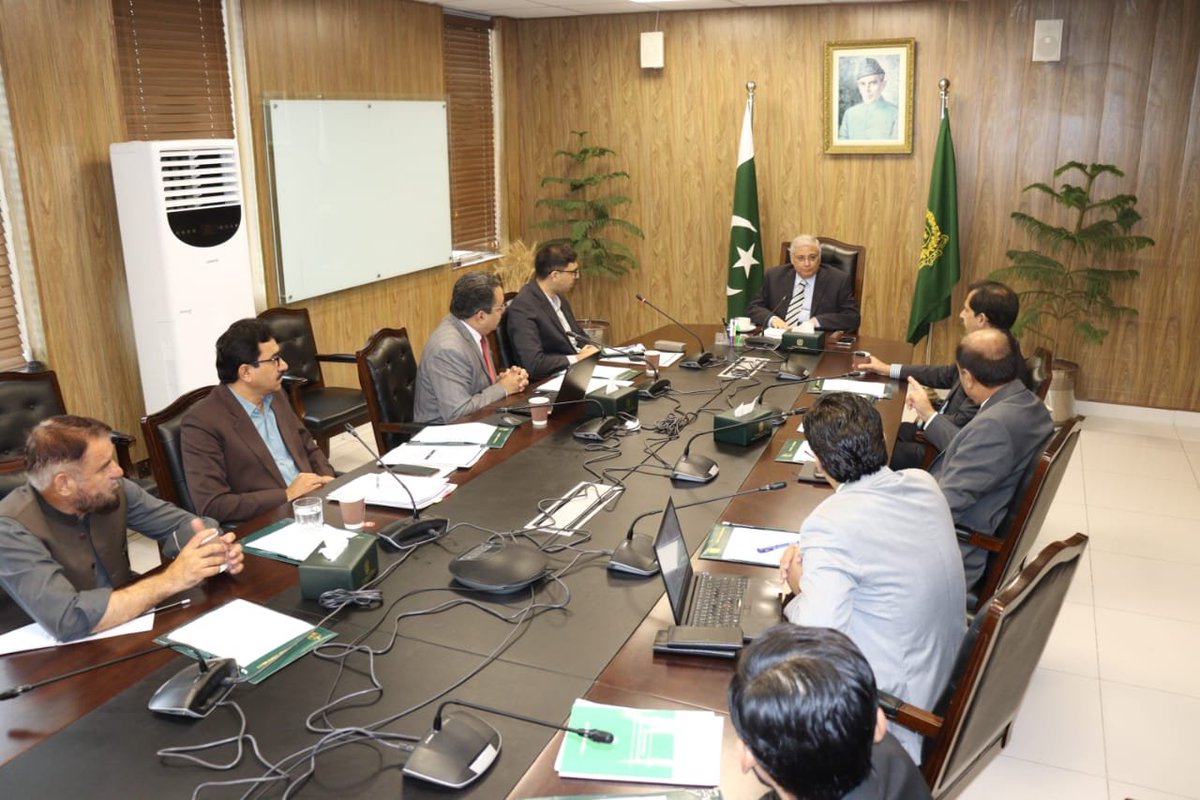 PlanComPakistan's tweet photo. Infrastructure projects play key role in improving connectivity &amp; meeting challenges posed by climate change &amp; water scarcity, said Caretaker Minister Sami Saeed while chairing performance review meetings on functions of infrastructure development &amp; Monitoring &amp; Evaluation Wings https://t.co/rR6YItu2hW