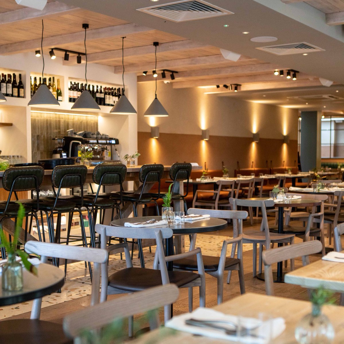 Pics of one of our recent projects for Noci Islington.

Whilst the restaurant industry has been through tough times over the last few years, its great to see one of our clients thriving!