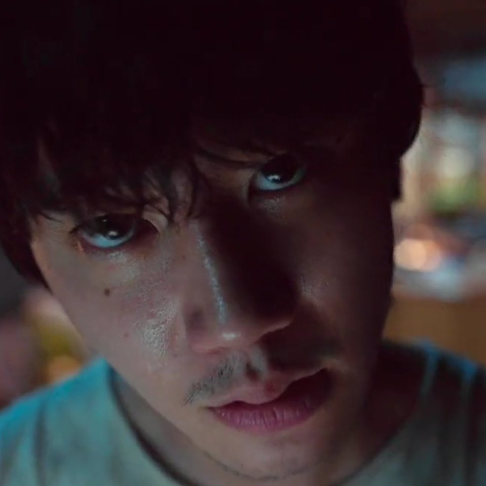 I will never not stop praising his acting....one of the best kpop artist turned actor. His characters are for the history books. It's a crime that he's still underrated.
OK I'm done now. 
#LeeJunYoung #MaskGirl #MaskGirlEp4