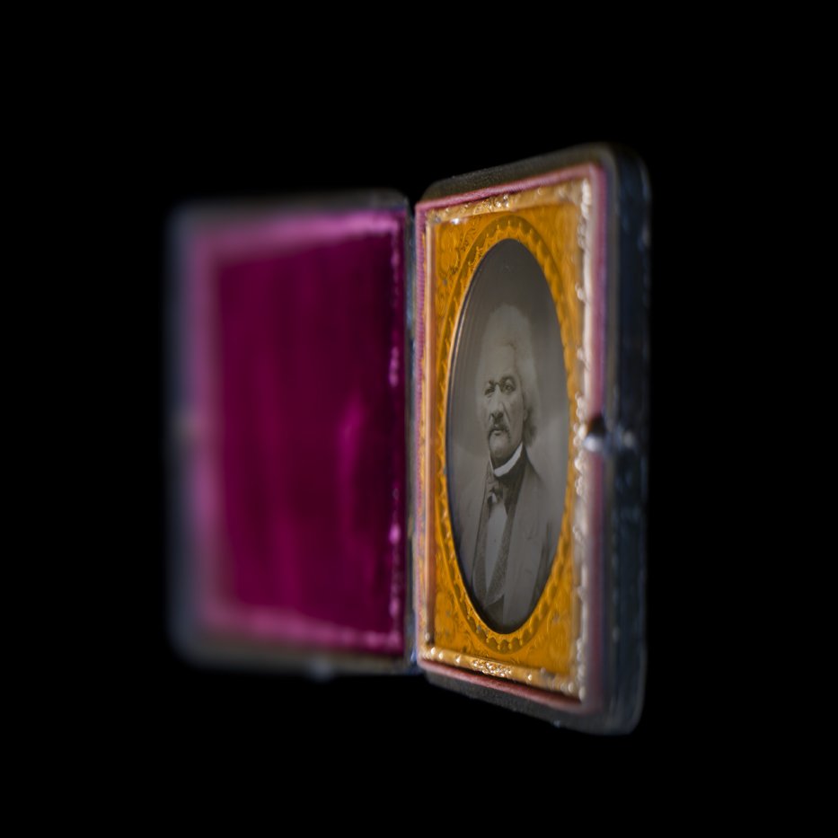 Oakland University Art and Art History Department (@ouartarthistory) on Twitter photo "Wendel A. White - Remains ⢠Remnants ⢠Reliquaries" Curated by Claude Baillargeon, Professor of Art History, Oakland University.
âThis exhibition opens September 8th in the OUAG... Join Us!â
FOR MORE INFORMATION VISIT: oakland.edu/oumagazine/new⌠<a href="/oaklandu/">Oakland University</a> <a href="/OaklandCAS/">OU College of Arts and Sciences</a> "Wendel A. White - Remains ⢠Remnants ⢠Reliquaries" Curated by Claude Baillargeon, Professor of Art History, Oakland University.
âThis exhibition opens September 8th in the OUAG... Join Us!â
FOR MORE INFORMATION VISIT: oakland.edu/oumagazine/new⌠<a href="/oaklandu/">Oakland University</a> <a href="/OaklandCAS/">OU College of Arts and Sciences</a>