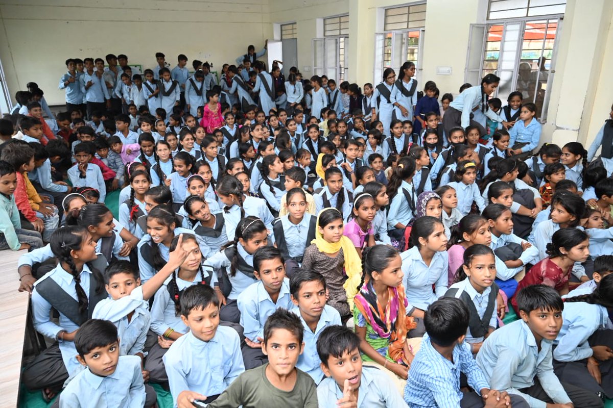 TikaRamJullyINC's tweet photo. आज अलवर ग्रामीण विधानसभा क्षेत्र के गांव लीली के राजकीय उच्च माध्यमिक विद्यालय में समसा की ओर से नवनिर्मित 4 कक्षा कक्षों का उद्घाटन किया साथ ही बच्चो को शिक्षा के महत्त्व के बारे में समझाया | https://t.co/3wiBJoibhI