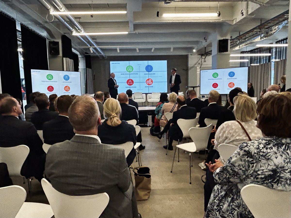 Tässä ne ovat! Uudet Suomi-skenaariomme. Kukin skenaarioista kuvaa johdonmukaisen tapahtumien ketjun, jonka seurauksena Suomen tie vie vuosina 2024–2030 kohti neljää vaihtoehtoista tulevaisuutta: Suurta vihreää suunnitelmaa, Kuohuvaa 20-lukua, Romahdusvaaraa ja Seutu-Suomea.