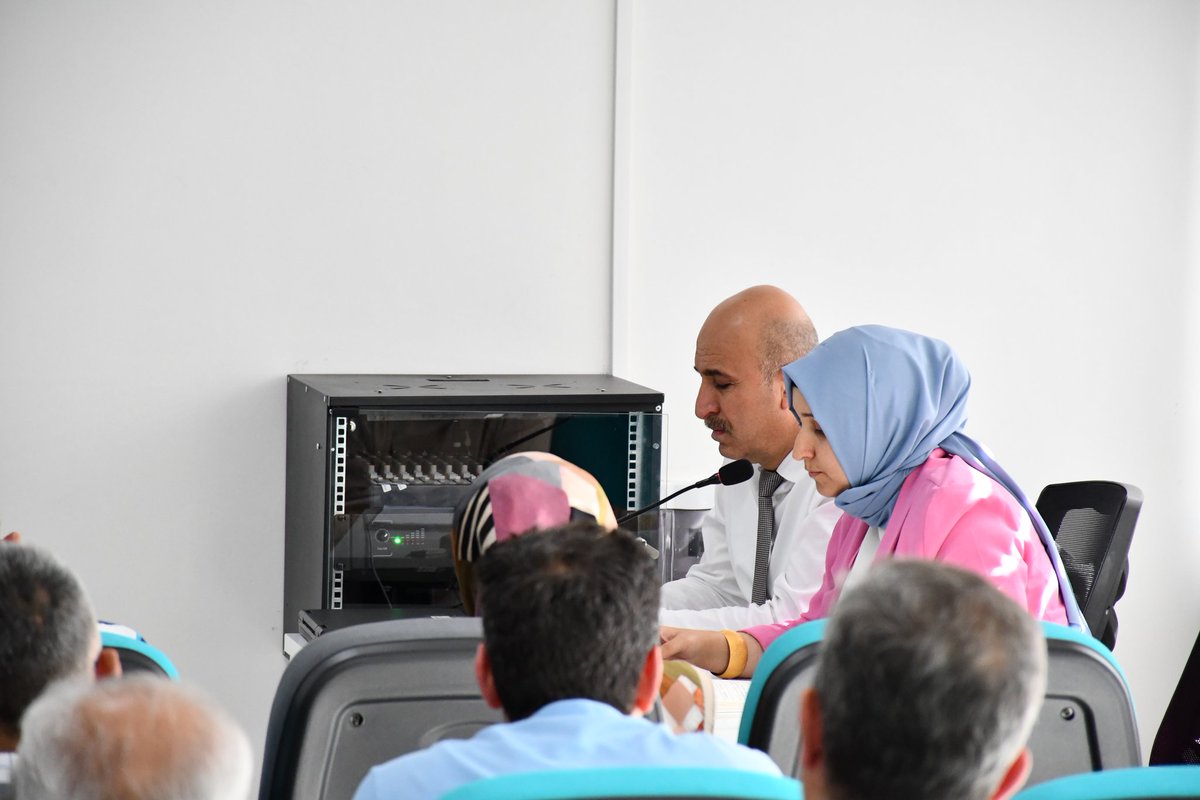 📍📌İl Milli Eğitim Müdürümüz Sn. Memet POLAT, 2023-2024 Eğitim-Öğretim yılı hazırlık toplantısında okul müdürleriyle bir araya geldi. 

<a href="/tcmeb/">Millî Eğitim Bakanlığı</a> <a href="/Yusuf__Tekin/">Yusuf Tekin</a> <a href="/nevsehirvalilik/">T.C. Nevşehir Valiliği</a> <a href="/MemetPolat0247/">Memet Polat</a>