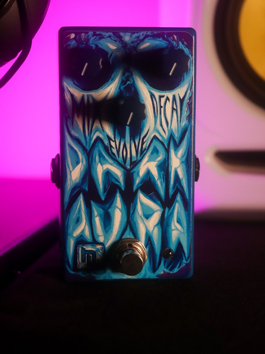 Stumbled across some limited edition Dark Aura blue.. Lucky you 💙

#hauntedlabs #darkaurareverb #reverbpedal #reverb #guitarpedals #effectspedals #stompbox #guitarpedal #effectpedals #guitareffects #blue #knowyourtone #basspedals #basspedal #gearwire #gearshots #keepithaunted