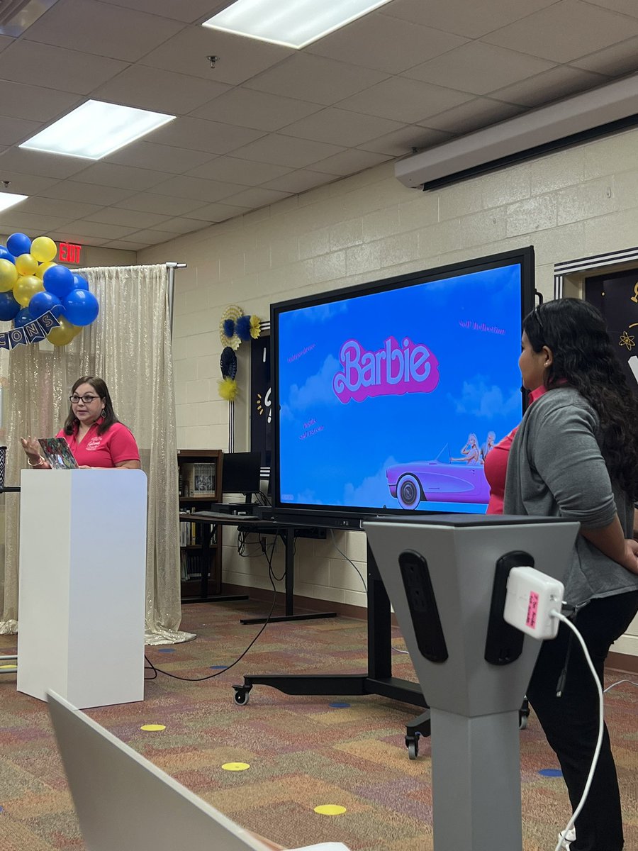 teacher_me9's tweet image. Learning some amazing things about small groups from @MrsEPena and M. Gaytan 🙌🥰 @FieldsFalcons #FieldsInspires #smallgroupinstruction