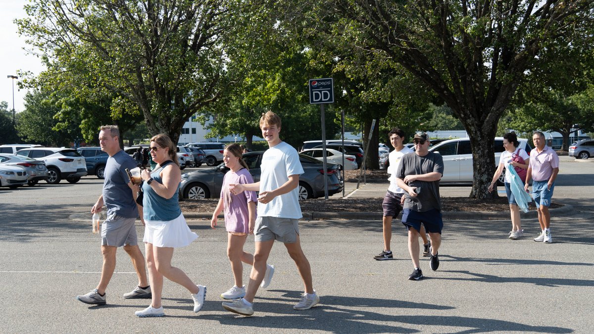 WFU Residence Life and Housing tweet media