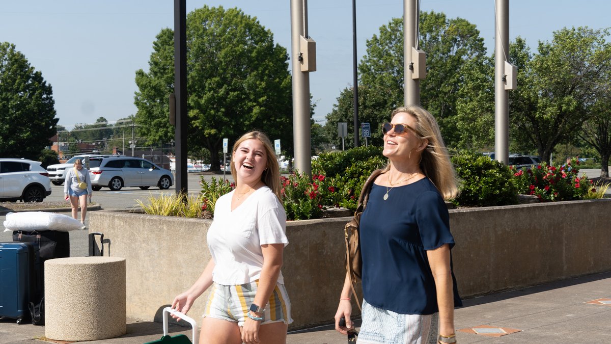 WFU Residence Life and Housing tweet media