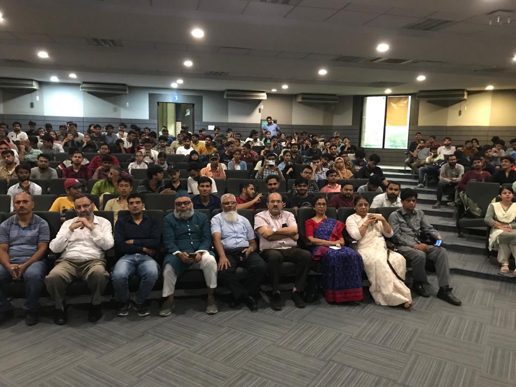 jmiu_official's tweet photo. Prof. Najma Akhtar, VC, @jmiu_official &amp; Jamia fraternity congratulates @isro for momentous soft landing of Vikram lander on the South Pole of the moon under mission #Chandrayaan3 .
@rashtrapatibhvn @PMOIndia @narendramodi @EduMinOfIndia @dpradhanbjp @ugc_india @Drsubhassarkar https://t.co/0dsRc2StHB