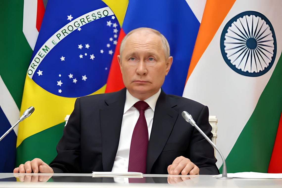 🇷🇺President Putin calls on all BRICS countries to abandon the US dollar and expand settlements in national currencies.