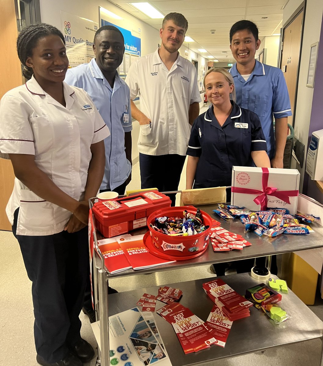 eviegracechalk1's tweet photo. More staff captured this afternoon on PACU, #gate34 #gate38 #gate36 @DosMyht #dossepsisday @RebeccaSaville4 @dunwell_liz https://t.co/EM0TgCmF20