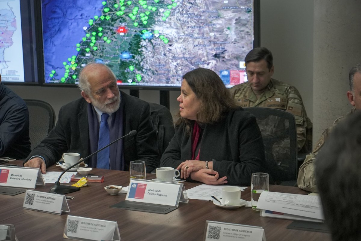 mindefchile's tweet photo. 📌La ministra @Mayafernandeza participó en una nueva reunión del Comité Nacional para la Gestión del Riesgo de Desastres (Cogrid) para reforzar las acciones por el #SistemaFrontal ✅

👉Se trasladará ahora a la región del Maule para apoyar y coordinar el despliegue en terreno ✅ https://t.co/BewXG868Ur