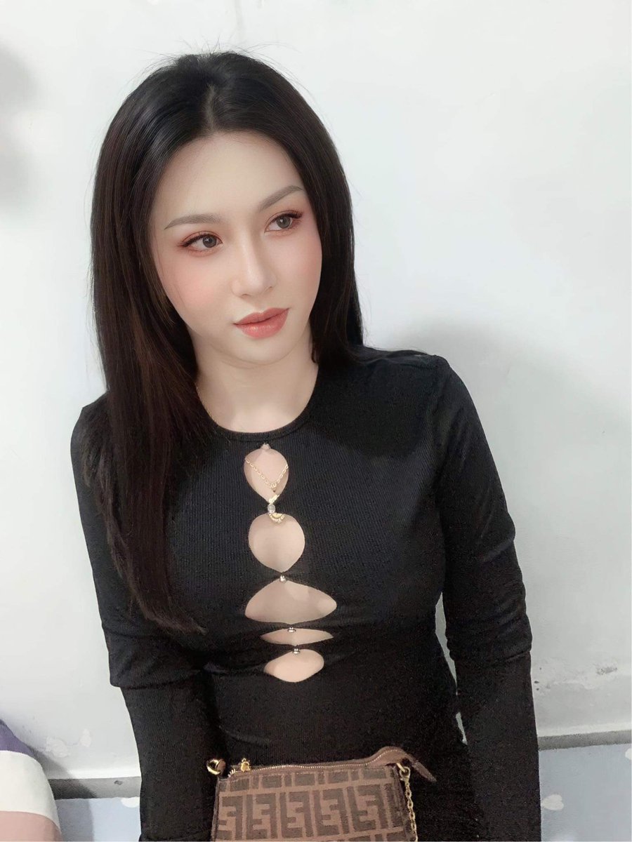 E ladyboy q10 nhận sét kèo chát x ai cần lh zalo e nhé 0704986261 :)