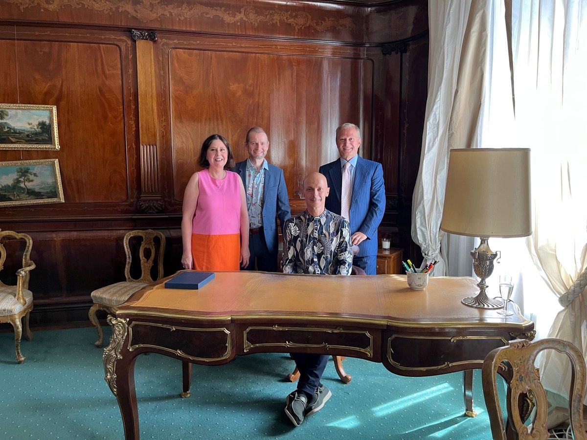 Italy in Austria (@italyinaustria) on Twitter photo 🇮🇹 È stato un piacere ospitare a Palazzo Metternich Davide Bombana, coreografo del prossimo concerto di Capodanno 2024 a #Vienna, insieme al Regista Michael Beyer ed alla giornalista della <a href="/ORF/">ORF</a> Dr. Karin Veitl.
<a href="/StefanoBeltram9/">Stefano Beltrame</a>
<a href="/diplosor/">Stefano Baldi</a>
<a href="/Musikverein/">Musikverein Wien</a> 🇮🇹 È stato un piacere ospitare a Palazzo Metternich Davide Bombana, coreografo del prossimo concerto di Capodanno 2024 a #Vienna, insieme al Regista Michael Beyer ed alla giornalista della <a href="/ORF/">ORF</a> Dr. Karin Veitl.
<a href="/StefanoBeltram9/">Stefano Beltrame</a>
<a href="/diplosor/">Stefano Baldi</a>
<a href="/Musikverein/">Musikverein Wien</a>