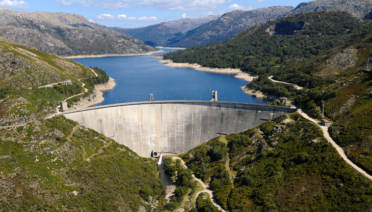 iha_org's tweet photo. Become certified in the globally renowned G-res Tool this September! João Pádua from @EdpRenewables Labelec undertook the training in 2020 to estimate the carbon footprint of hydropower schemes including Vilarinho das Furnas in Portugal!
Register now: https://t.co/hYPIcQVugN https://t.co/GynkO0vtjS