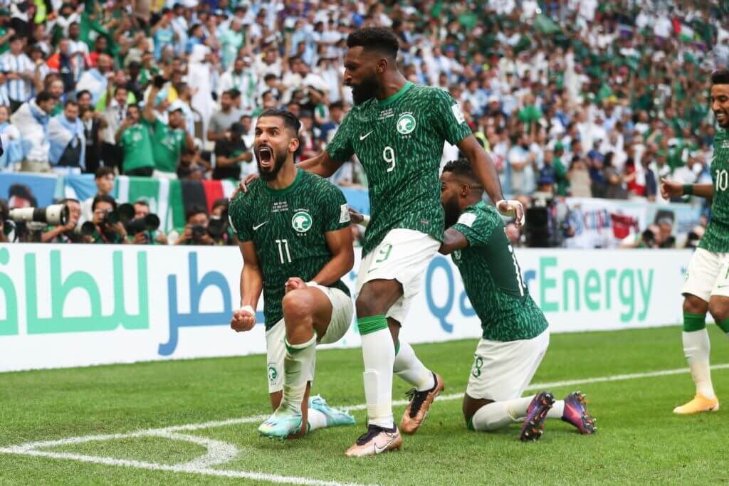 SaudiNCL's tweet photo. سحب!!  | ⚽️

يسر النادي السعودي في مدينة نيوكاسل أن يعلن عن سحب ٨ تذاكر لمباراتي السعودية و كوريا الجنوبية و  السعودية و كوستا ريكا والتي سوف تقام في ملعب St james park في مدينة نيوكاسل! 😍🔥

طريقة السحب: سيتم سحب 8 فائزين بشكل عشوائي لكل من عمل رتو��ت لهذه التغريدة.

سوف يتم إعلان عن الفائزين في بداية الاسبوع القادم! 

#النادي_السعودي_نيوكاسل42
#مبارة_المنتخب