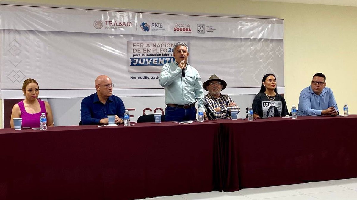 PanchoVazqz's tweet photo. Gobierno de Sonora incorpora a más de 800 jóvenes sonorenses a la fuerza laboral, durante la Feria del Empleo.

¡Es nuestro compromiso garantizar empleos digno y de calidad!

Con el gobernador @AlfonsoDurazo hay cada vez más espacios de desarrollo para el bienestar de todos los sonorenses.

¡Buenos días!