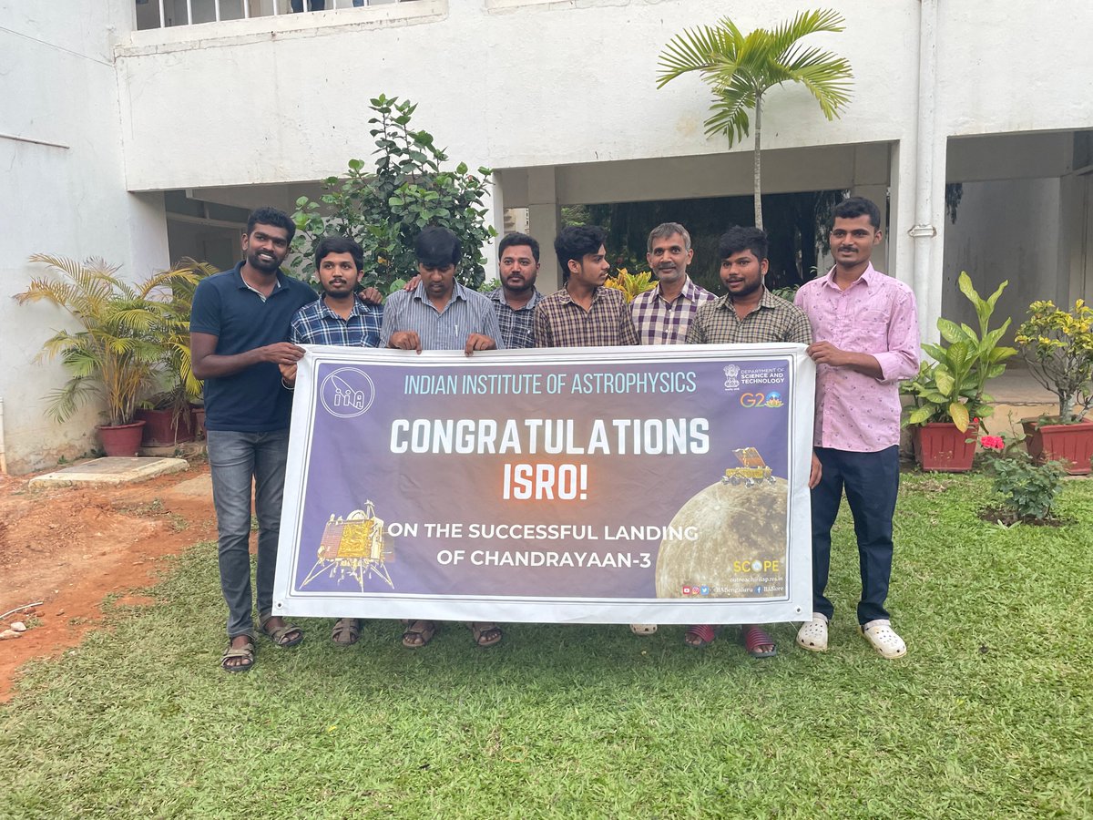 IIABengaluru's tweet photo. Congratulations @ISRO!

Everyone wanted a pic with the banner 😛

@dstindia @asipoec @fiddlingstars https://t.co/pE1qw7c5XO