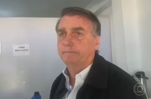 Tô aqui me perguntando pra que e pq Jair Bolsonaro,foi fazer uma vasectomia.