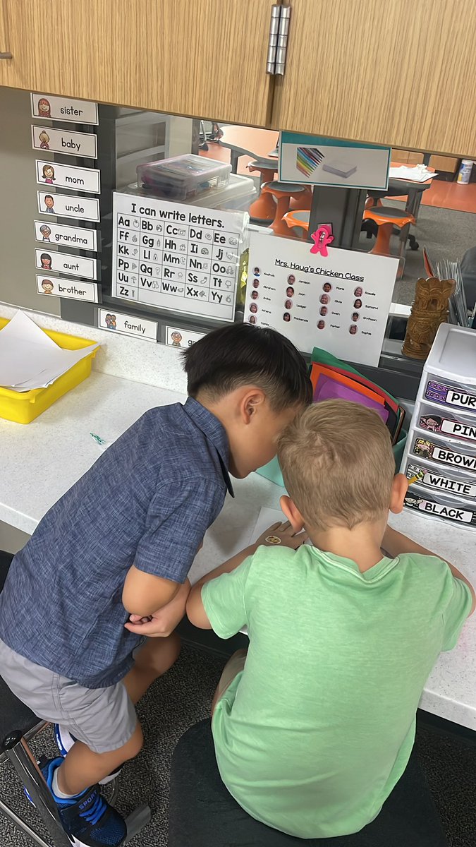 We have our learning stations up and running!! Day 6 and we are independently rocking and rolling! I ❤️Kinder!!! #Kindergarten #purposefulplay <a href="/TarvinES/">Tarvin ES</a> #1LISD #inquiry 🐓