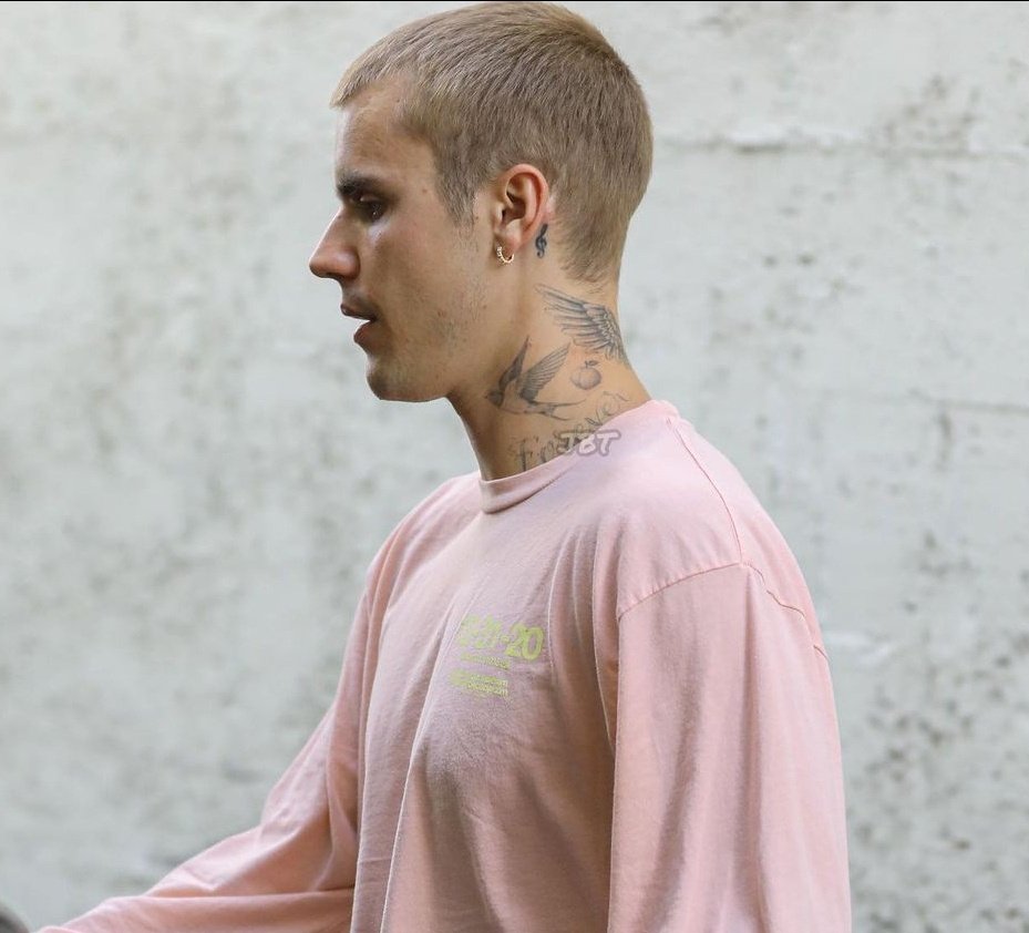 BieberAnyonee's tweet photo. 2021 X 2023 https://t.co/V1gJWLkWXE