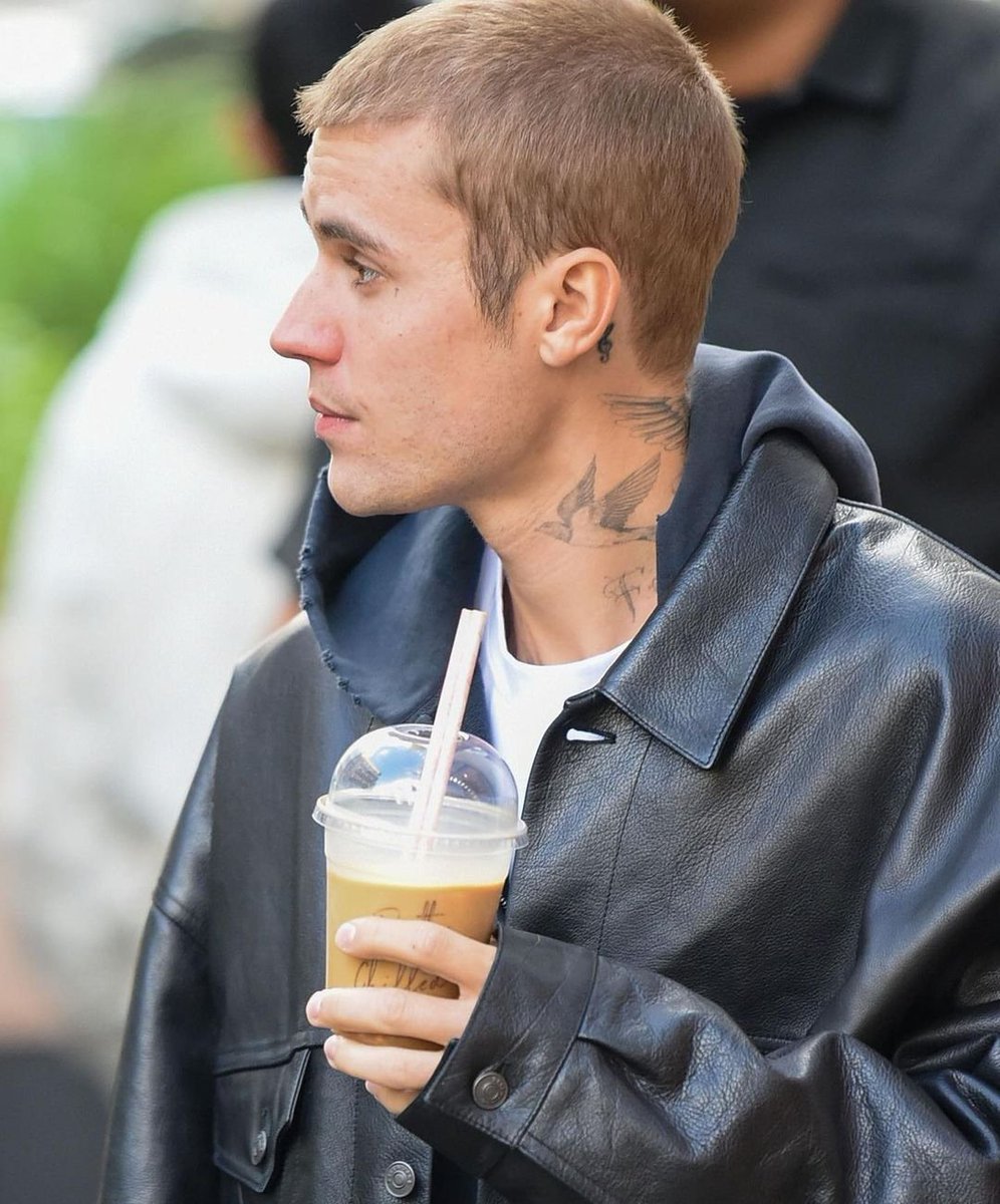 BieberAnyonee's tweet photo. 2021 X 2023 https://t.co/V1gJWLkWXE