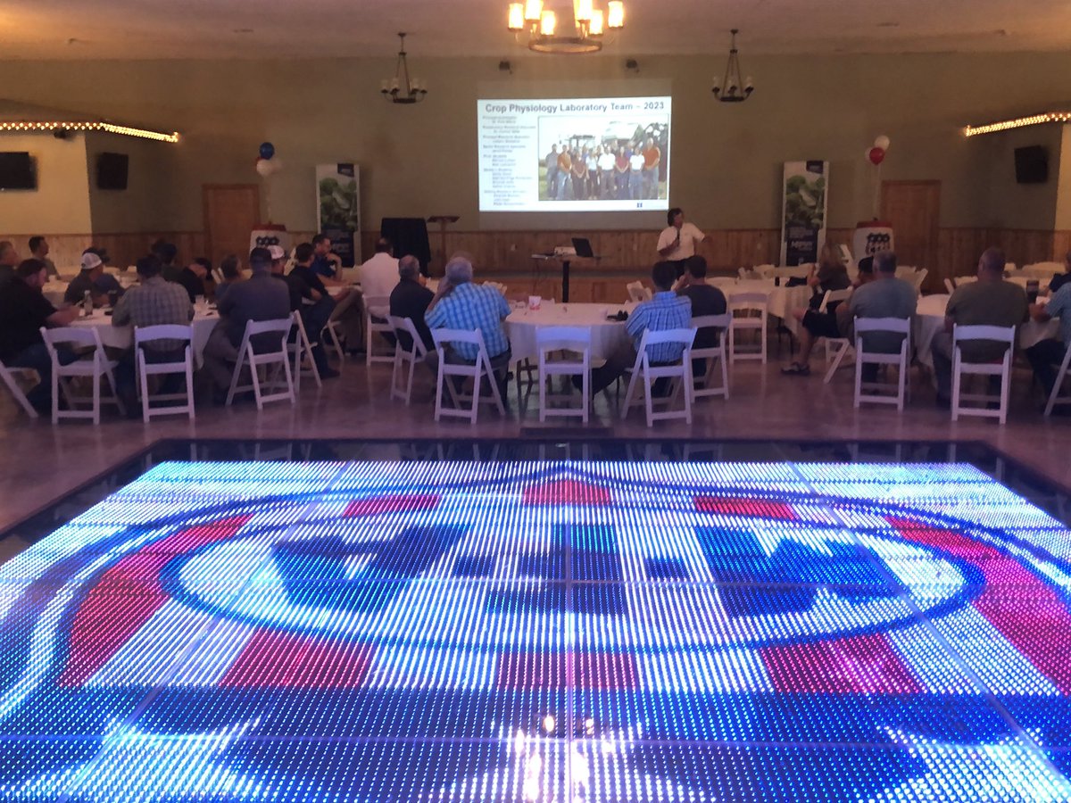 dennis_vollrath's tweet image. And we’re off! #increaseyield #productionag #betterbeans @MFA_Inc @Asgrow_DEKALB