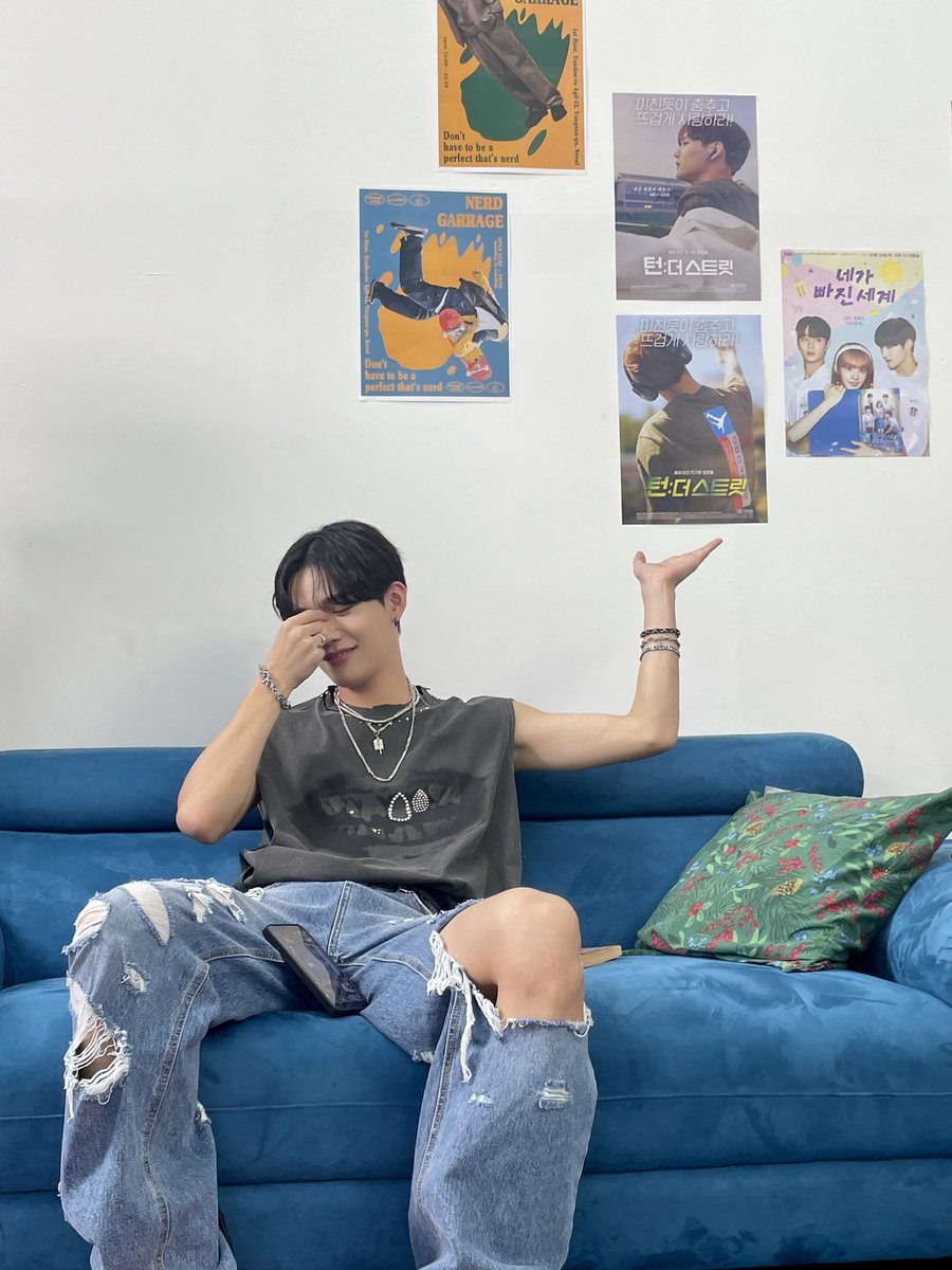 CIX tweet media