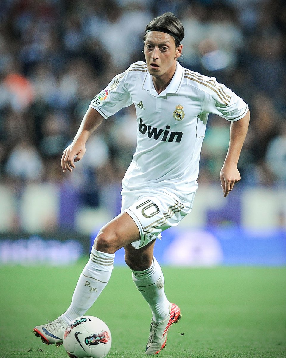 RMadridistaReal's tweet photo. ✨ Mesut Özil ✨ https://t.co/f1HYKzmu5e