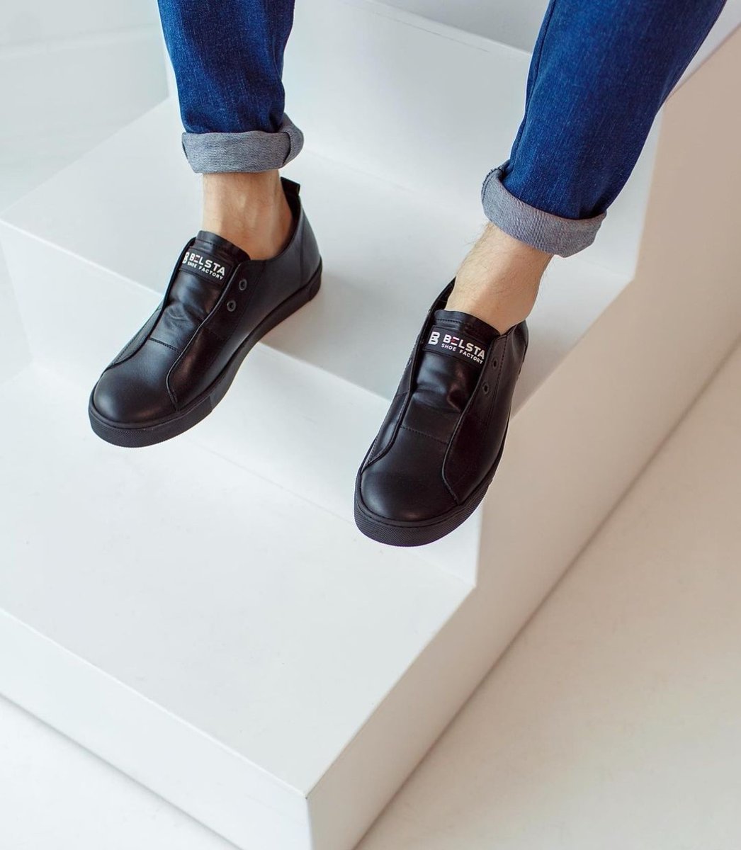 FactoryBelsta's tweet photo. Autumn soon?!😱
Don't worry, BELSTA sleek black leather sneakers are the perfect choice to gear up for the new season🍂
🔥Get ready for a blend of comfort and sophistication, designed to match your every step!

#FallFashion #Black #Sneakers #Shop #BELSTA #MyXAnniversary #Footwear https://t.co/H64HhMGVcF