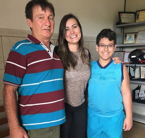 poptime's tweet photo. 🚨 Pai de Andressa Urach diz se sentir envergonhado das atitudes da filha e do neto e exige um exame de DNA:

“Eu não a considero mais a minha filha, hoje ela é uma vadia e o seu filho não passa de um vulgar. Vê o que essa menina tá fazendo com o sobrenome da família”. https://t.co/ax1w8WyhGz