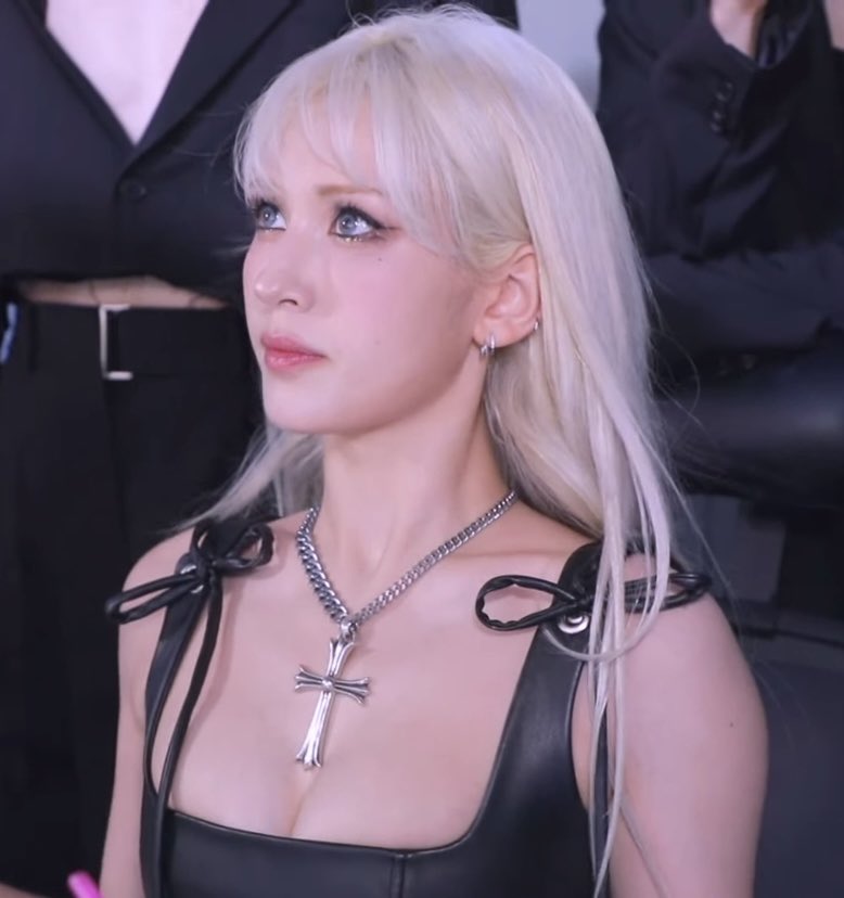 low quality somi tweet media