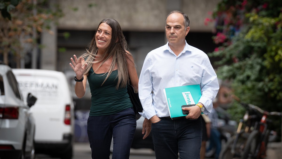 el_pais's tweet photo. 🔴 DIRECTO | El PSOE cederá diputados a Junts para que pueda tener grupo parlamentario propio https://t.co/FNzhRv4jjP https://t.co/NSHdXcBq6g