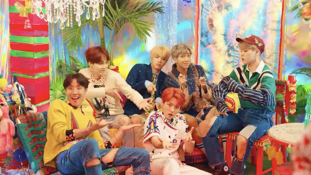 updatecultura's tweet photo. UM MARCO! Há 5 anos, o BTS lançava ‘IDOL’. https://t.co/FOEur568UE