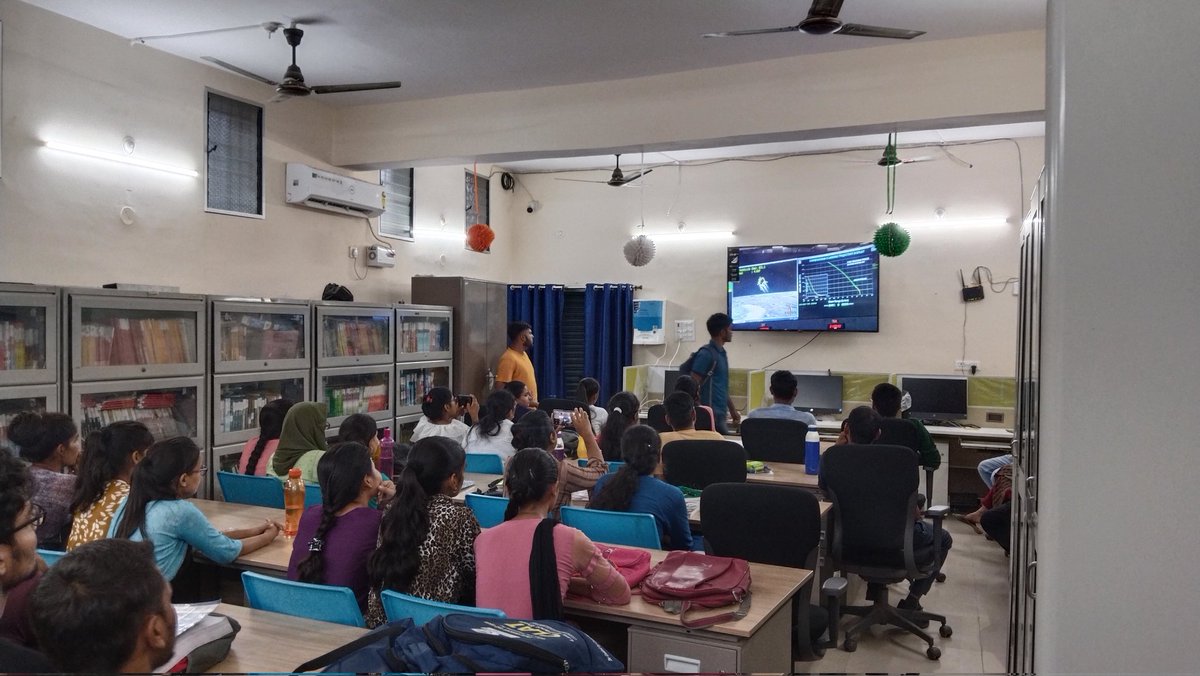 LibraryChatra tweet picture