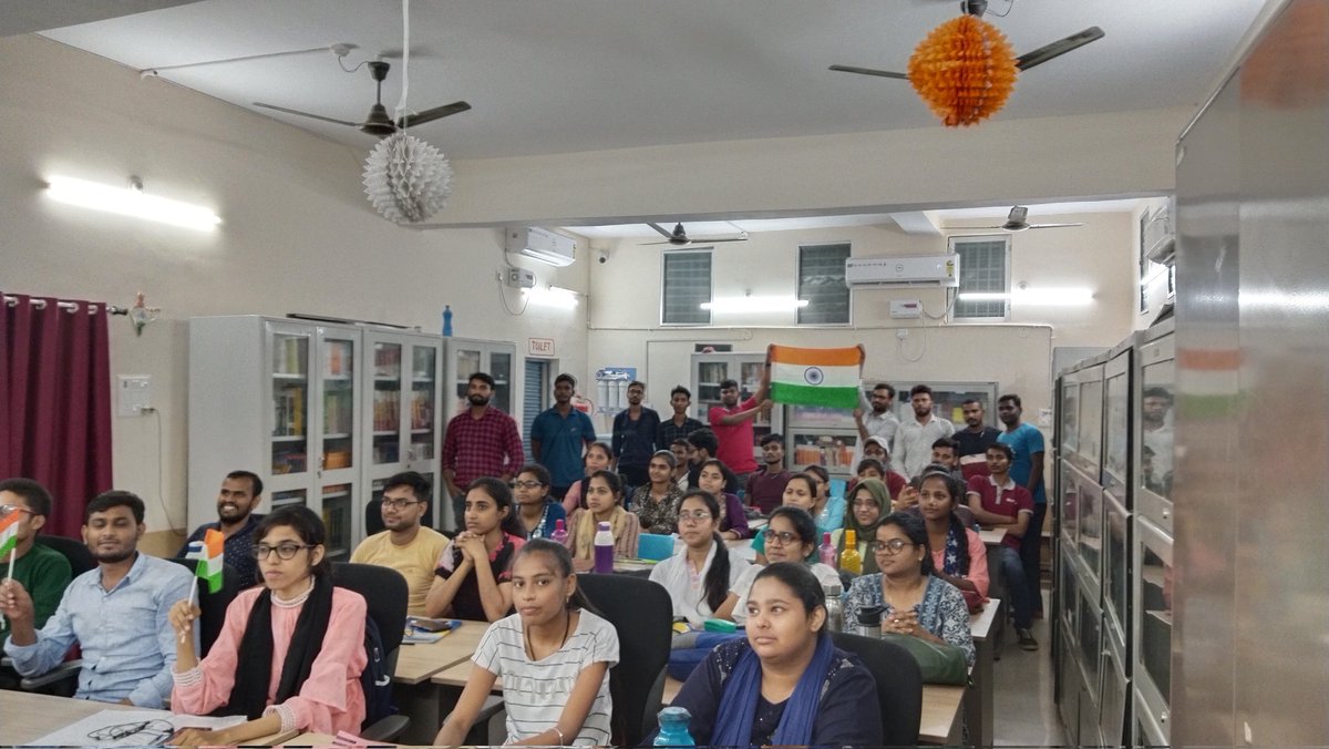 LibraryChatra tweet picture