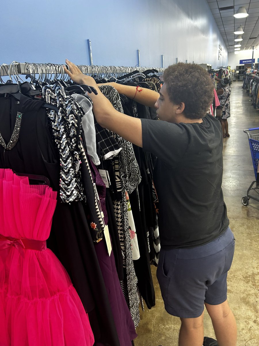 hanney2022's tweet photo. Back at volunteering with our new crew! Working on lots of job skills for our future!! Goodwill is always willing to partner up with our program!! So awesome!! @MarcusAllen1977 @HumbleISD_TS @MOSAIChumbleisd https://t.co/UOH0rt3TKk