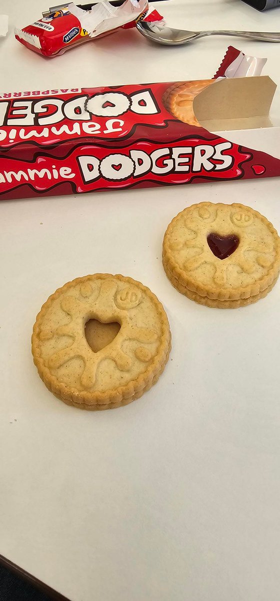 BClothier's tweet image. a dodgy jammer!  #Burtonsbiscuits