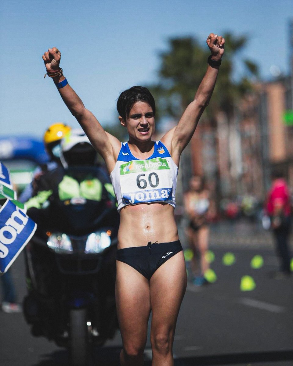 iberdrola's tweet photo. 🤩 ¡¡𝐇𝐈𝐒𝐓𝐎́𝐑𝐈𝐂𝐀!! 🤩

María Pérez se proclama CAMPEONA DEL MUNDO de 20km marcha y consigue un HITO para el deporte español  🌏😱

💬💚 ¡¡Suma tu felicitación a nuestra atleta que ha conseguido el ORO MUNDIAL!! 🥇 https://t.co/ZMHZf9fhZ2
