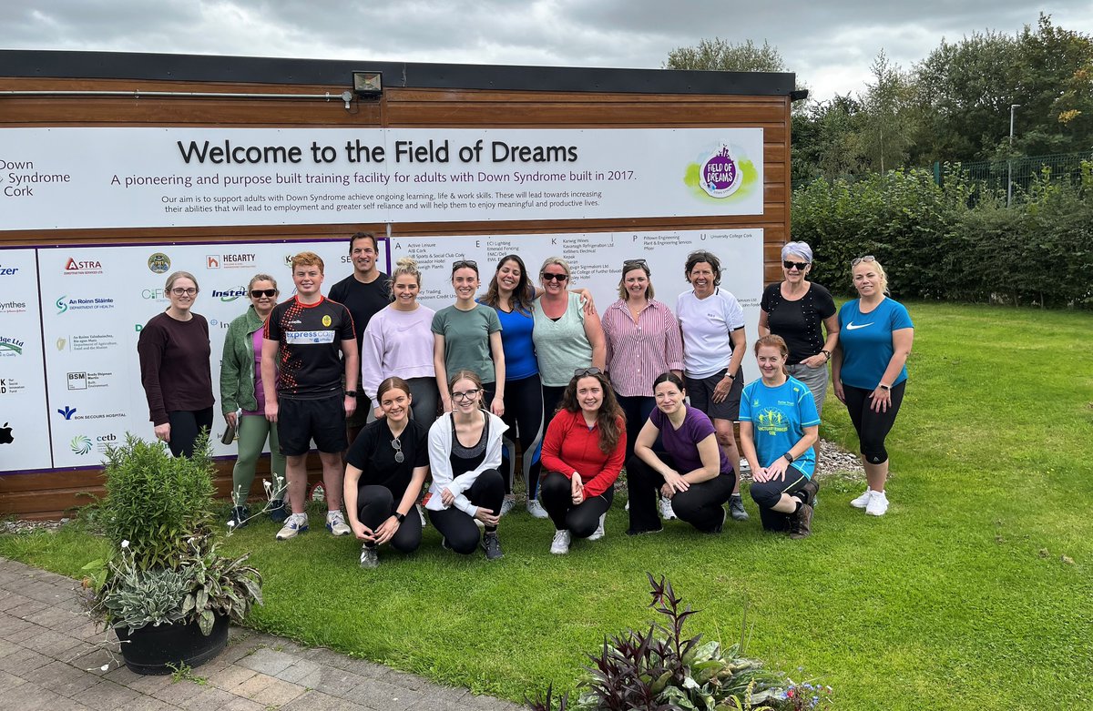 RDJ_LLP's tweet photo. We were proud to team up with @good_2grow as part of their CSR programme to assist with maintaining their impressive horticultural site in Curraheen. 

Thank you to the RDJ volunteers who spent their afternoon painting, weeding, shovelling &amp; wheel-barrowing! #lifeatRDJ #community https://t.co/bsYi5nVGmv