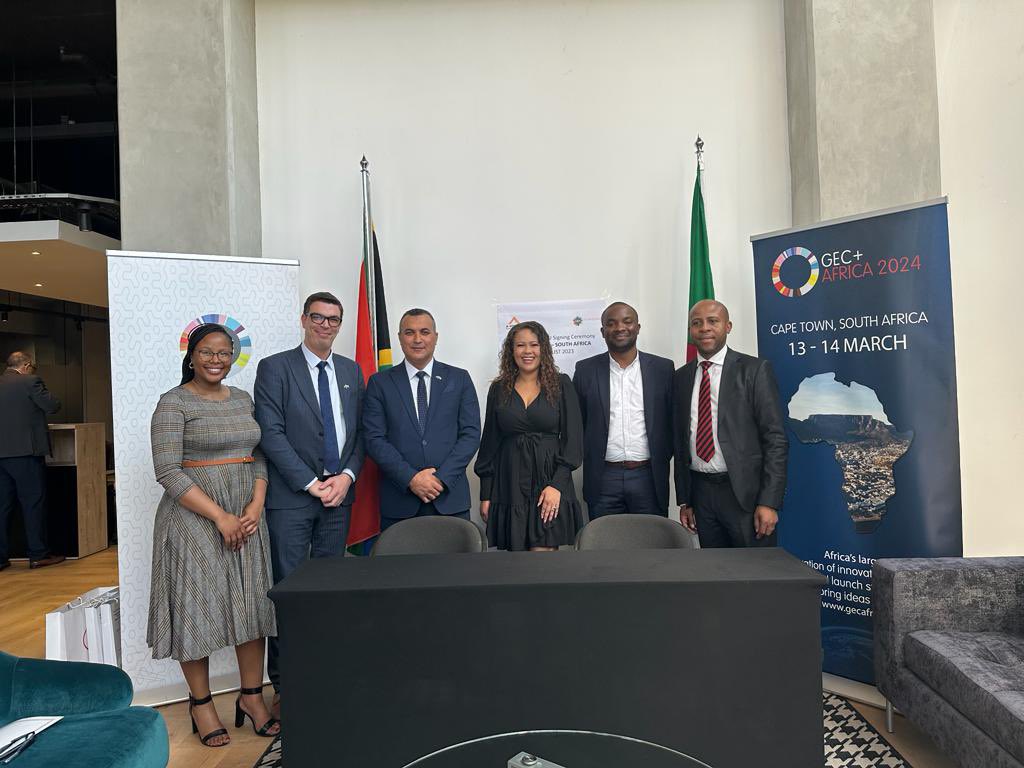 Exciting news from #BRICS Business Forum! Algeria Venture &amp; @22onsloane join forces in transformative accord. Algeria's innovation meets South Africa's dynamism in a visionary MoU. A partnership transcending borders for #economic #growth, #innovation, and shared prosperity. 🌍🚀